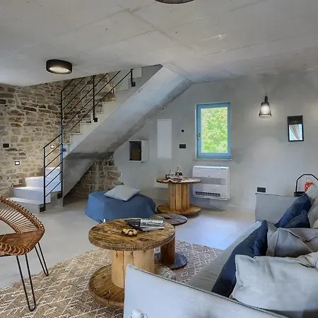 Casa Jovanin Willa *